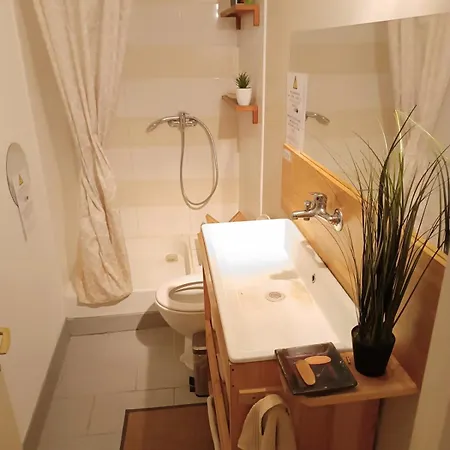 Loft D'artiste Chic Et Boheme Dans Petit Village Proche Lägenhet