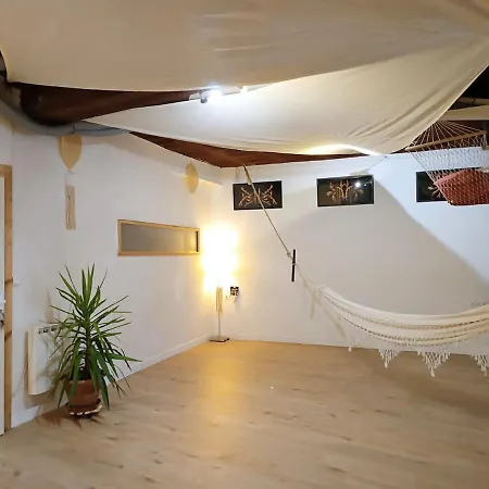 Loft D'artiste Chic Et Boheme Dans Petit Village Proche