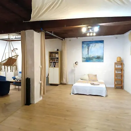 Loft D'artiste Chic Et Boheme Dans Petit Village Proche
