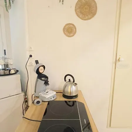 Loft D'artiste Chic Et Boheme Dans Petit Village Proche Lägenhet Saussan